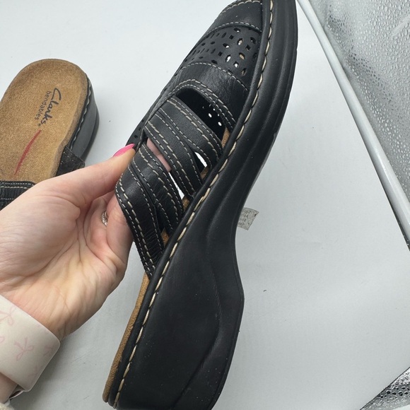 Clarks Bendables Lexi Black Leather Sandal Size Medium Size 11W - Picture 4 of 12